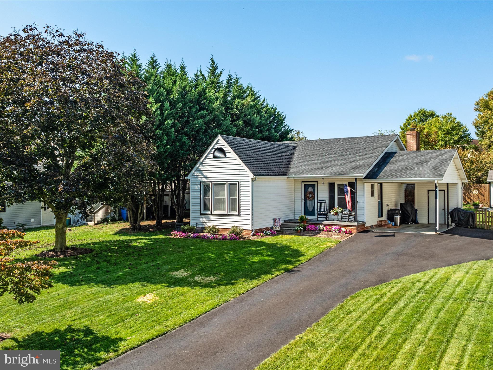 105 Raven Road Stephens City, VA 22655 - Photo 2 of 57
