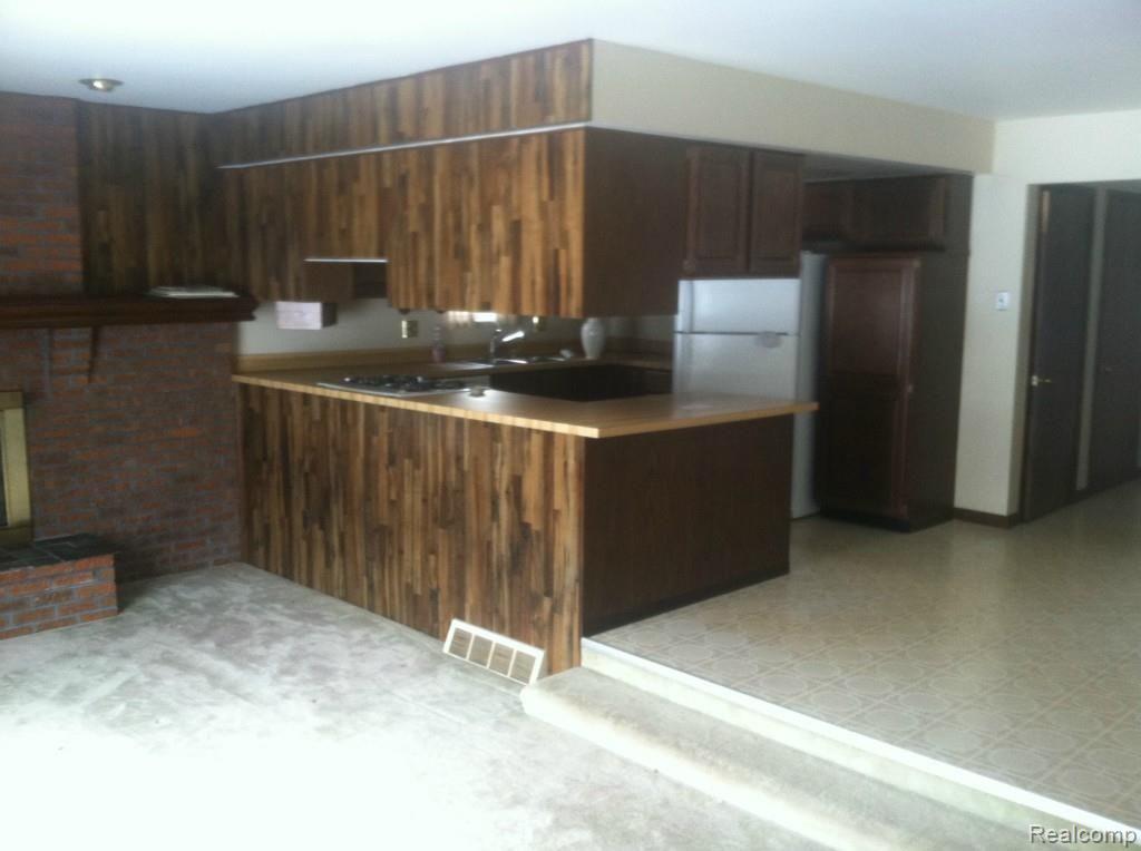 13230 Grafton Road Carleton, MI 48117 - Photo 5 of 20 moms iphone 079.jpg
