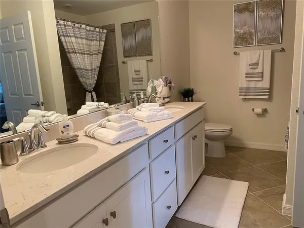 $6,200 | 17510 Gawthrop Drive, Unit 208, Bradenton, FL 34211