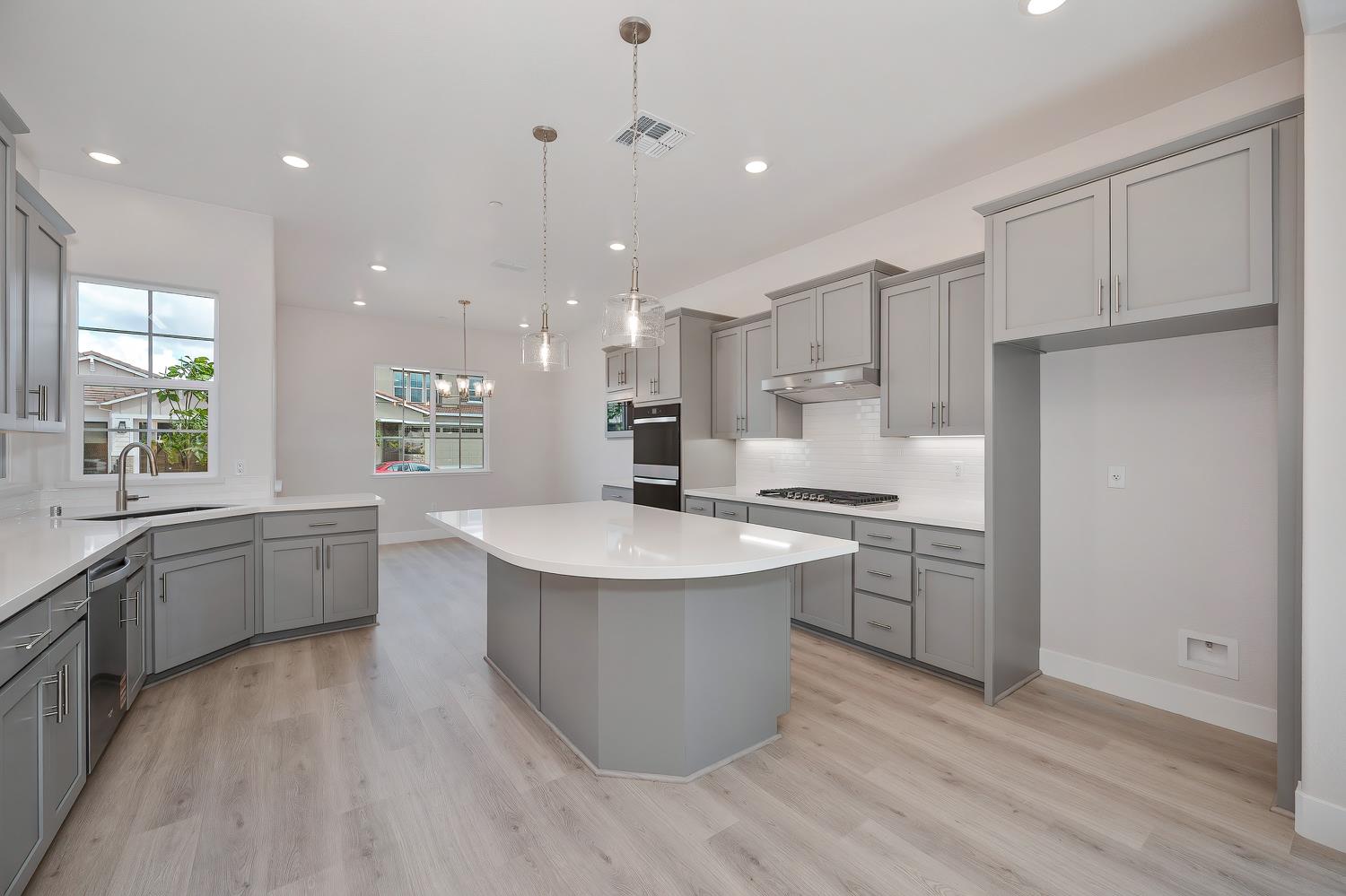 2024 Arbor Rdg Drive Roseville, CA 95747 - Photo 3 of 14