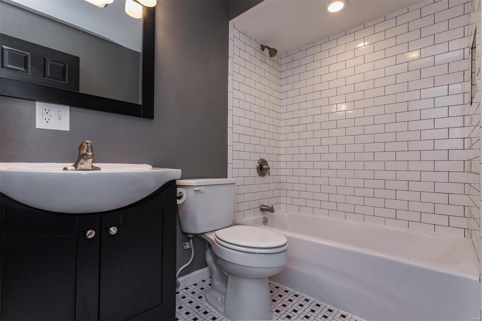 2616 Pontoon Road Granite City, IL 62040 - Photo 18 of 36 Gallery Image 18