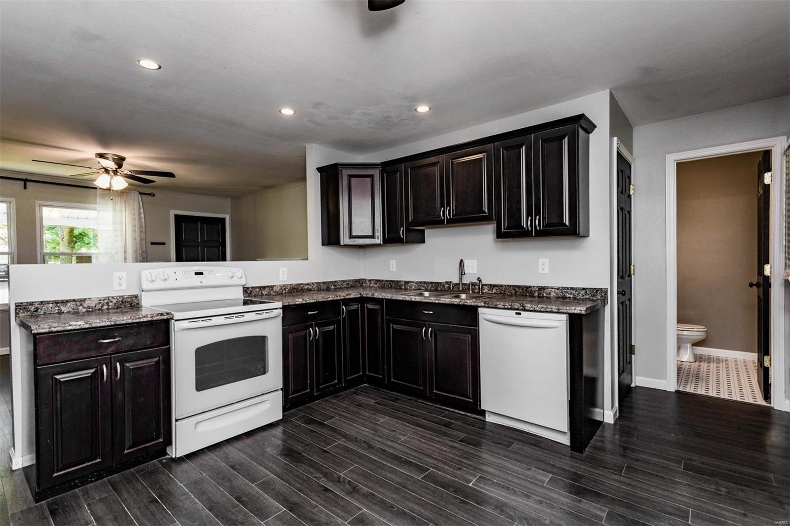 2616 Pontoon Road Granite City, IL 62040 - Photo 10 of 36 Gallery Image 10