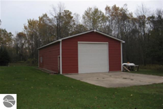 2275 North Tonkey Road Turner, MI 48765 - Photo 3 of 9 1787308-2.JPG
