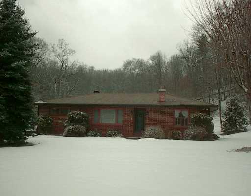 5 White Road Cheswick, PA 15024 - Photo 1 of 8 Exterior Front.