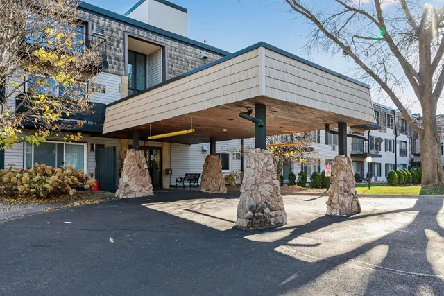 $142,500 | 181 Little Canada Road East, Unit 219, Little Canada, MN 55117