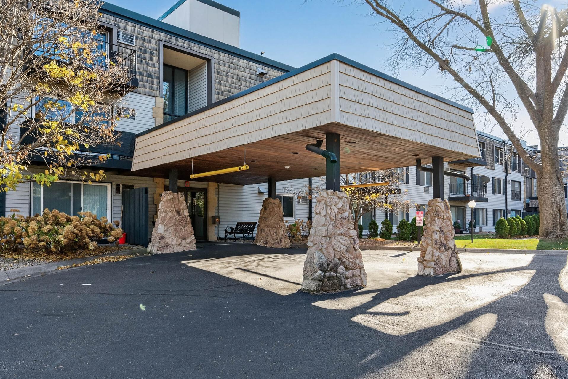 181 Little Canada Road East, Unit 219 Little Canada, MN 55117 - Photo 2 of 30