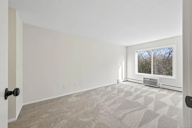 $142,500 | 181 Little Canada Road East, Unit 219, Little Canada, MN 55117