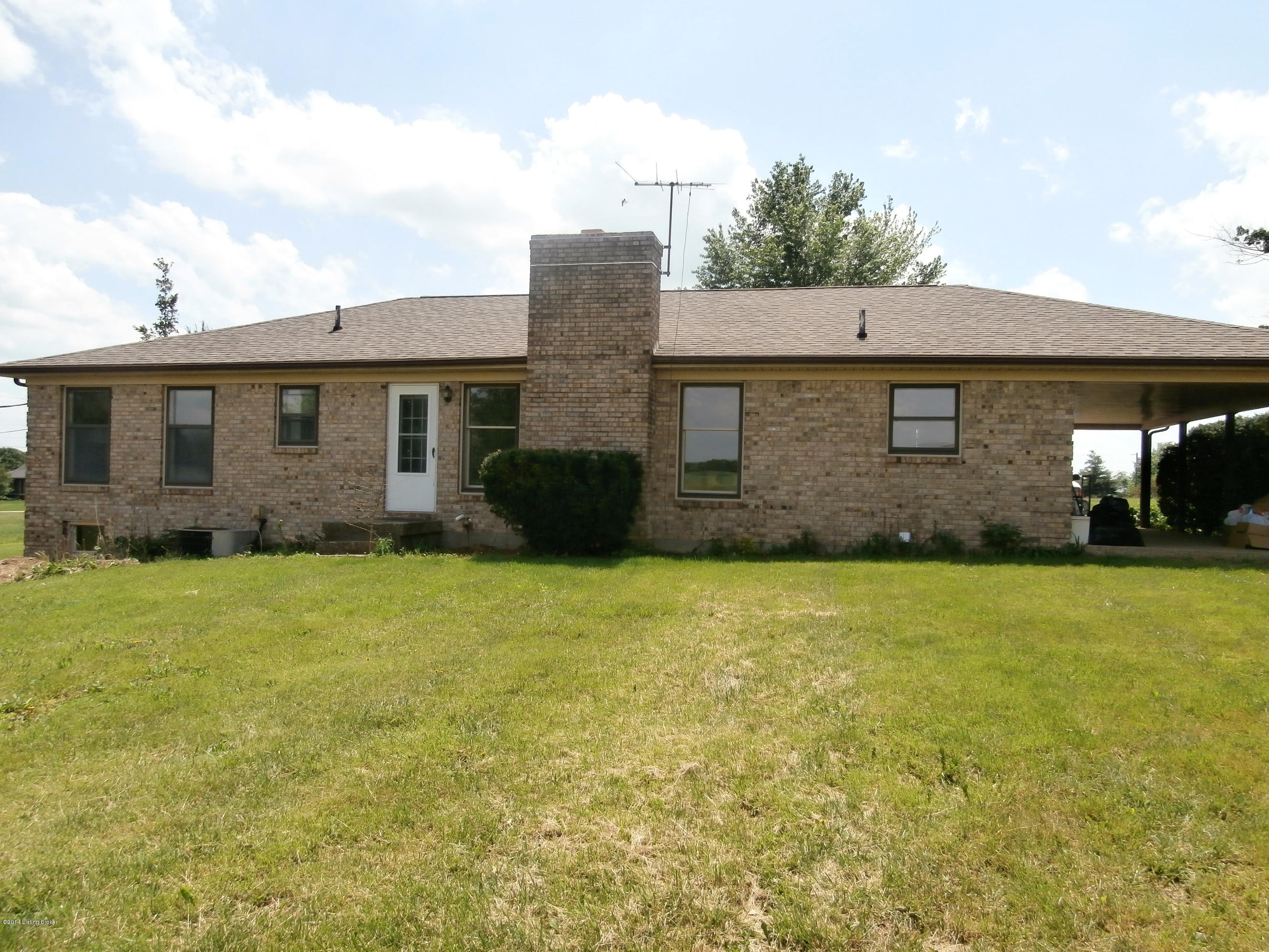320 Locust Grove Road Shelbyville, KY 40065 - Photo 4 of 26 P5120135