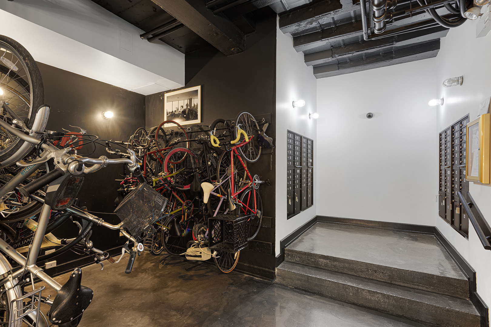 5718 North Winthrop Avenue, Unit 512 Chicago, IL 60660 - Photo 15 of 16 a view of a room with gym equipment