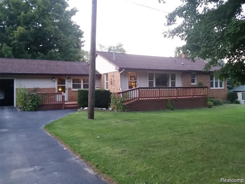 2473 Houser Road Holly, MI 48442 - Photo 3 of 17 2473 Houser - front .jpg