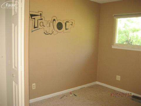 5523 Colony Road Grand Blanc, MI 48439 - Photo 7 of 10 20166220-6.JPG