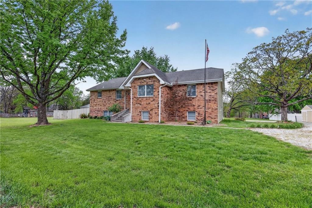 18916 South 1488th Road Nevada, MO 64772 - Photo 2 of 52