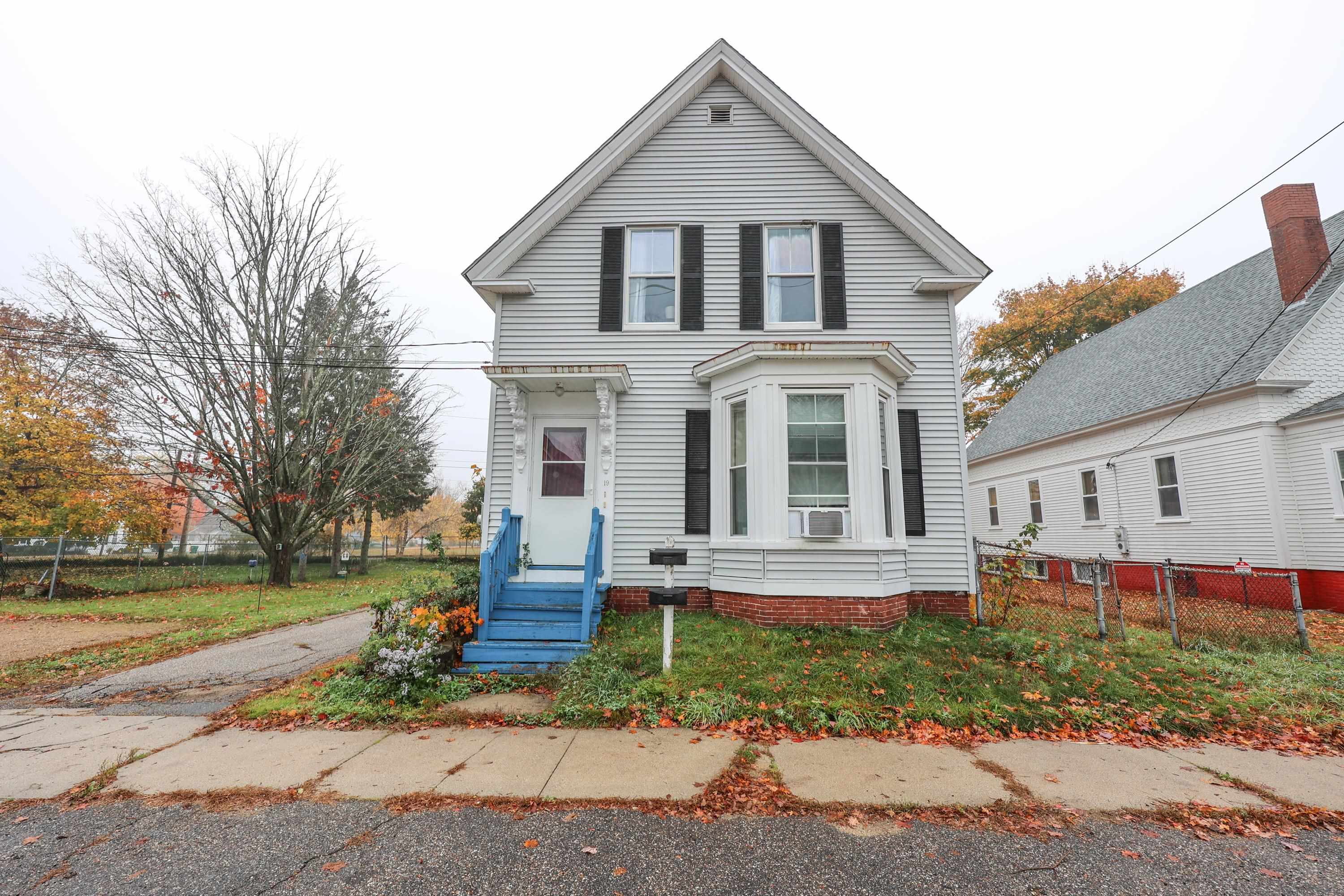 19 Heaton Street Rochester, NH 03867 - Photo 2 of 33