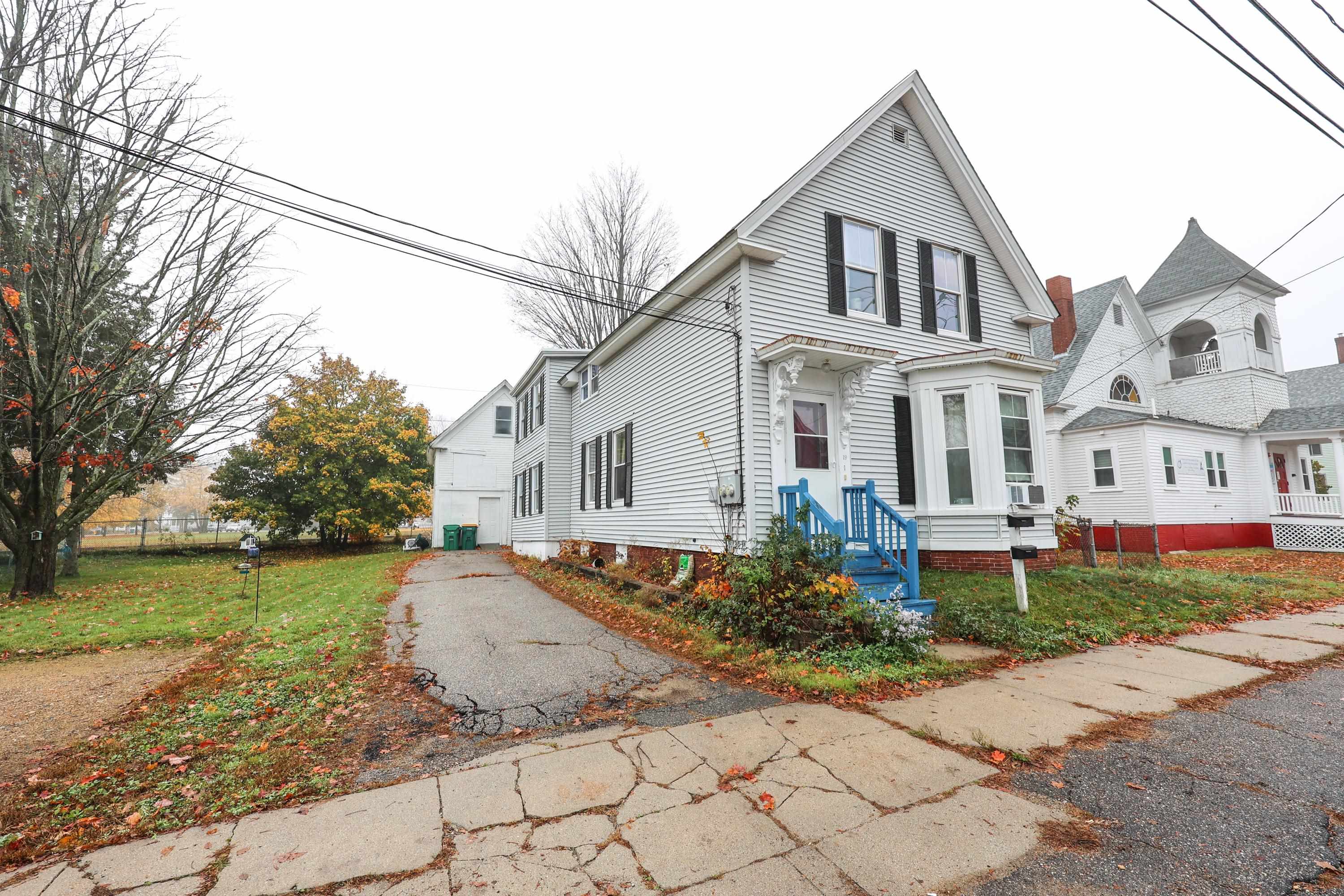 19 Heaton Street Rochester, NH 03867 - Photo 3 of 33