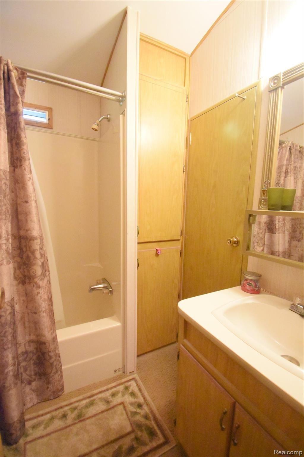10001 Goodall Road, Unit 334 Durand, MI 48429 - Photo 14 of 26 16b.JPG