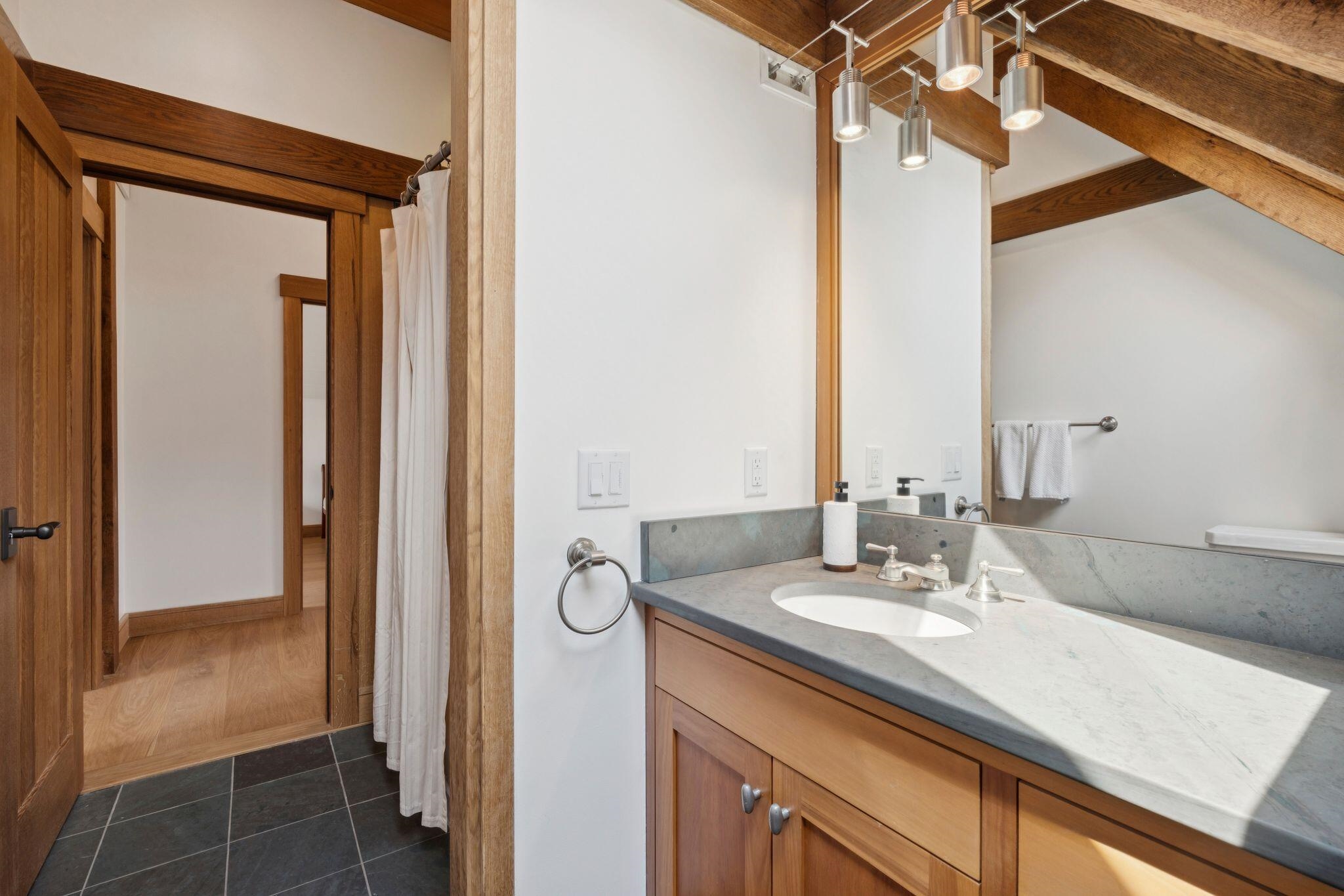 2358 Long Hill Road Woodstock, VT 05091 - Photo 27 of 51