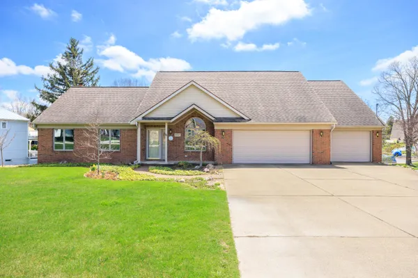 $890,000 | 3757 Lake Lapeer Drive, Metamora, MI 48455