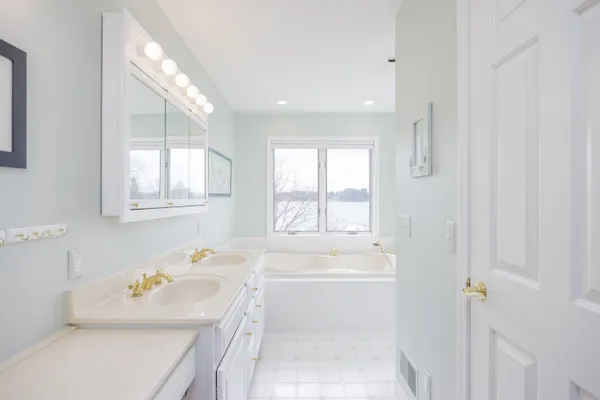 $890,000 | 3757 Lake Lapeer Drive, Metamora, MI 48455