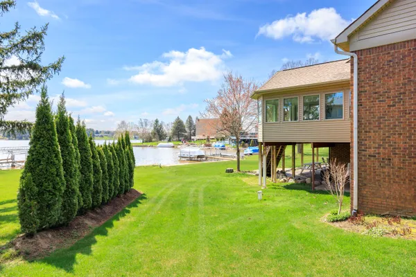 $890,000 | 3757 Lake Lapeer Drive, Metamora, MI 48455