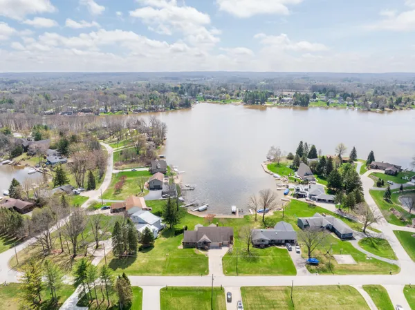 $890,000 | 3757 Lake Lapeer Drive, Metamora, MI 48455