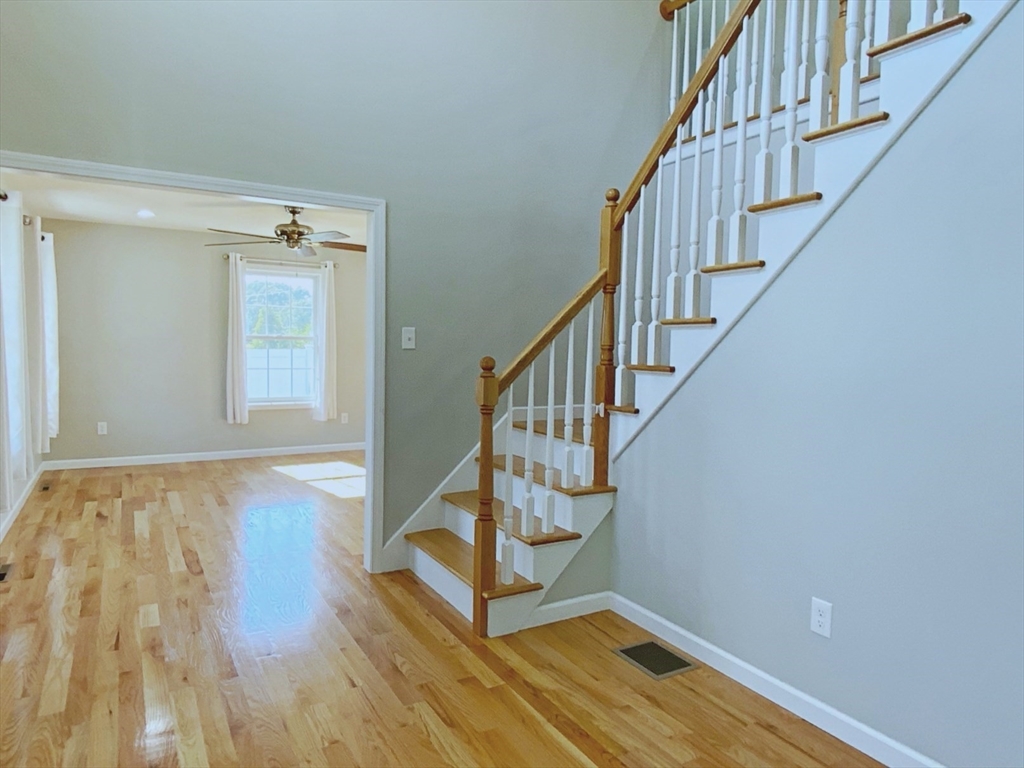 25 Damato Way Agawam, MA 01001 - Photo 11 of 38