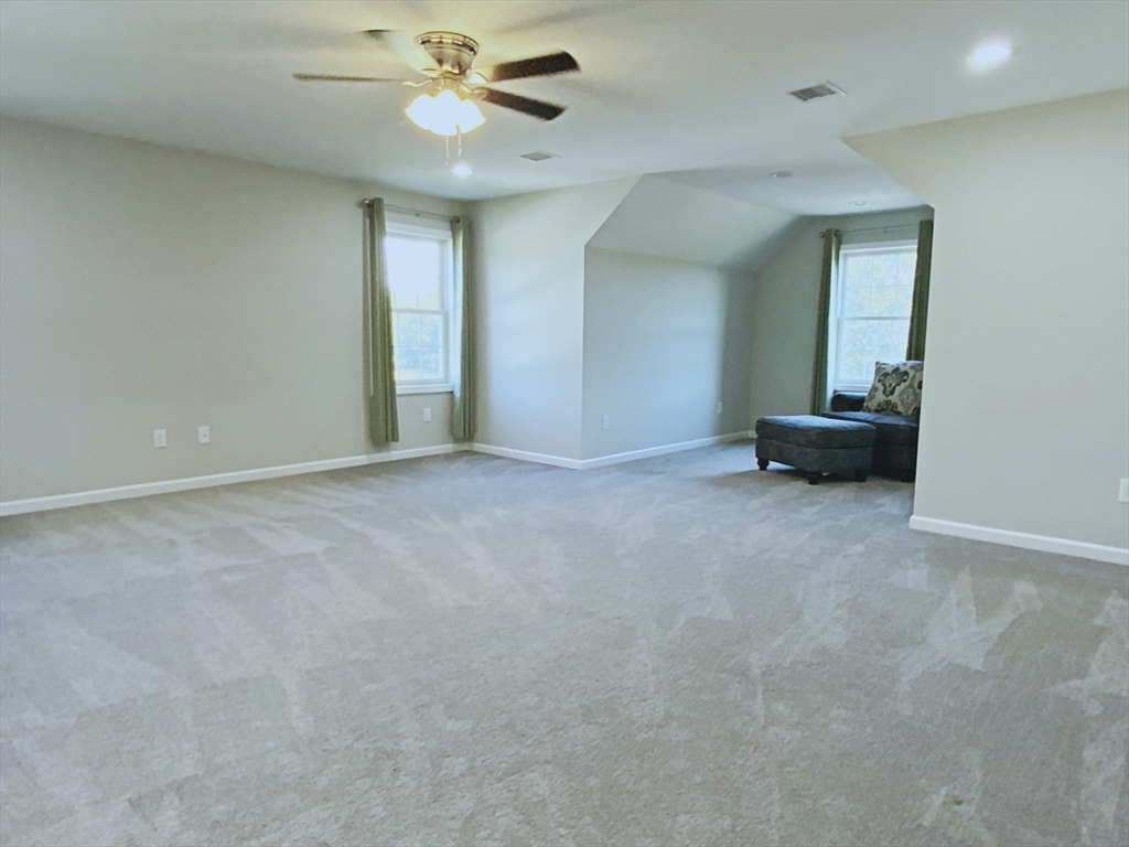 25 Damato Way Agawam, MA 01001 - Photo 14 of 38