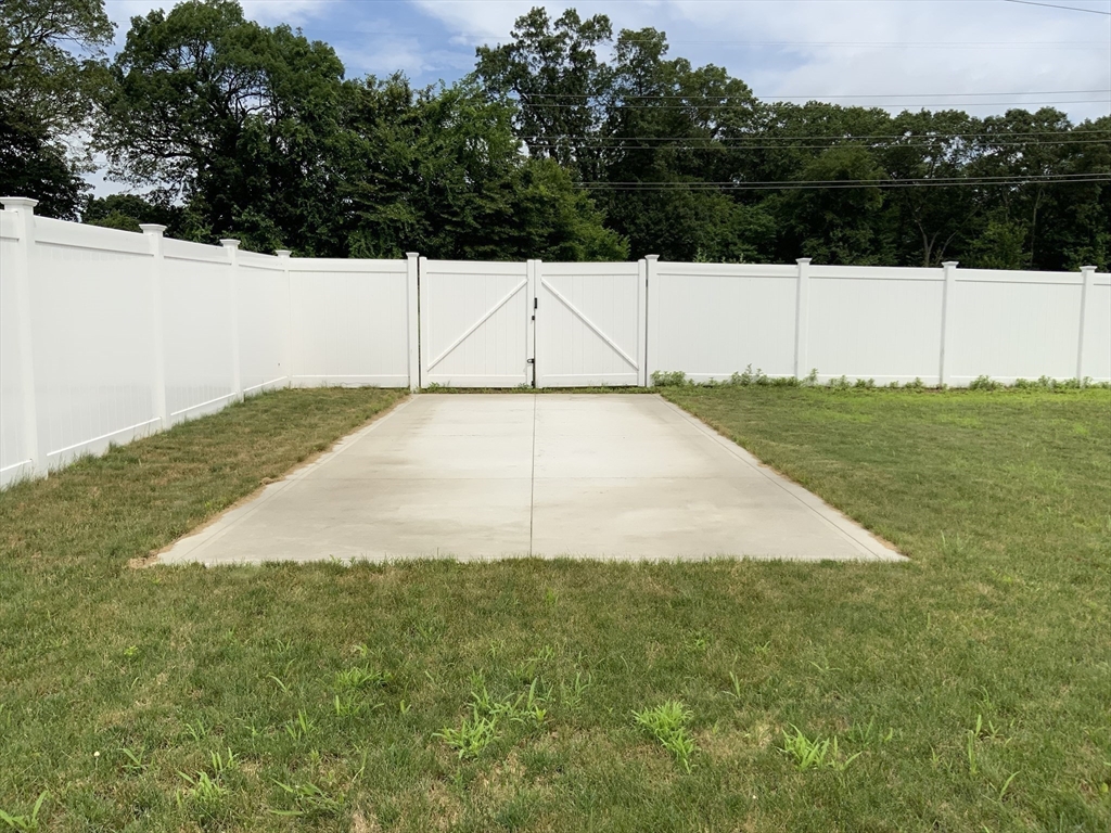 25 Damato Way Agawam, MA 01001 - Photo 31 of 38