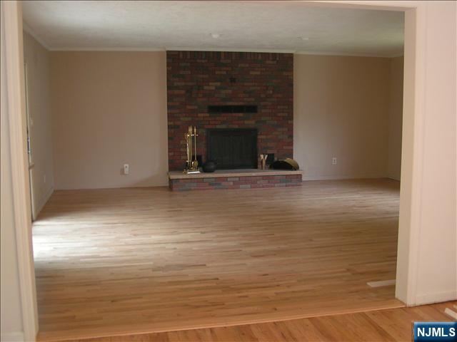 16-06 Jordan Road Fair Lawn, NJ 07410 - Photo 4 of 10