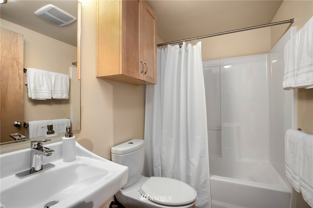 827 Hiawatha Place South, Unit 308 Seattle, WA 98144 - Photo 15 of 25