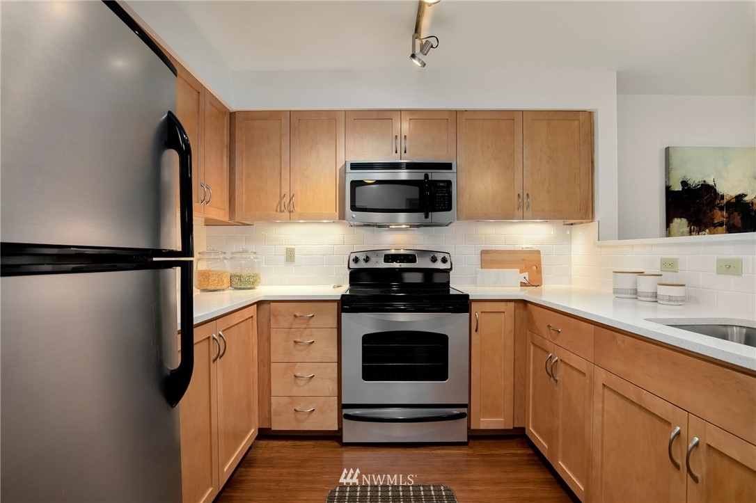 827 Hiawatha Place South, Unit 308 Seattle, WA 98144 - Photo 8 of 25