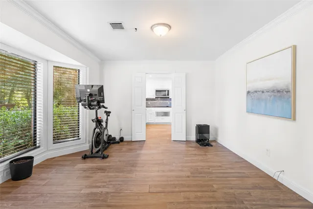 $710,000 | 10 Holly Tree Lane, Spring, TX 77373