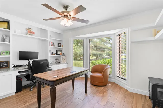 $710,000 | 10 Holly Tree Lane, Spring, TX 77373