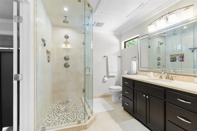 $710,000 | 10 Holly Tree Lane, Spring, TX 77373