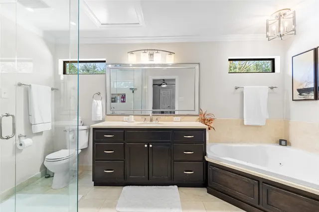 $710,000 | 10 Holly Tree Lane, Spring, TX 77373