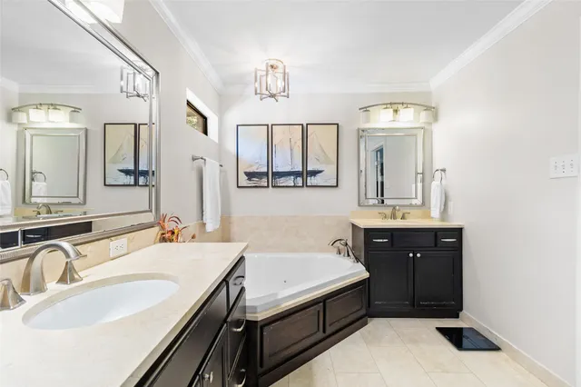 $710,000 | 10 Holly Tree Lane, Spring, TX 77373