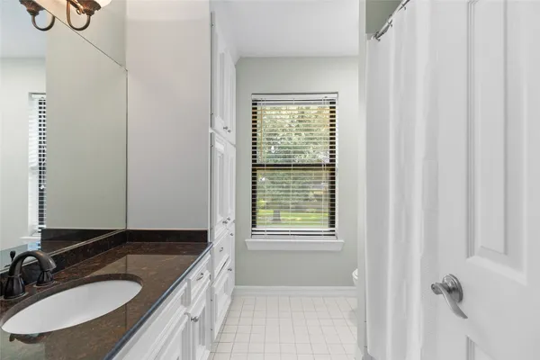 $685,000 | 10 Holly Tree Lane, Spring, TX 77373