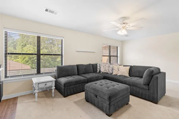 $685,000 | 10 Holly Tree Lane, Spring, TX 77373