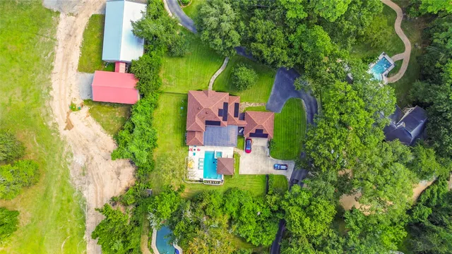 $710,000 | 10 Holly Tree Lane, Spring, TX 77373