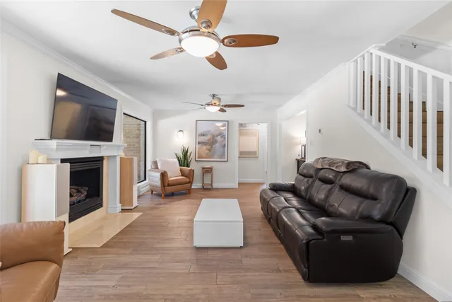 $710,000 | 10 Holly Tree Lane, Spring, TX 77373