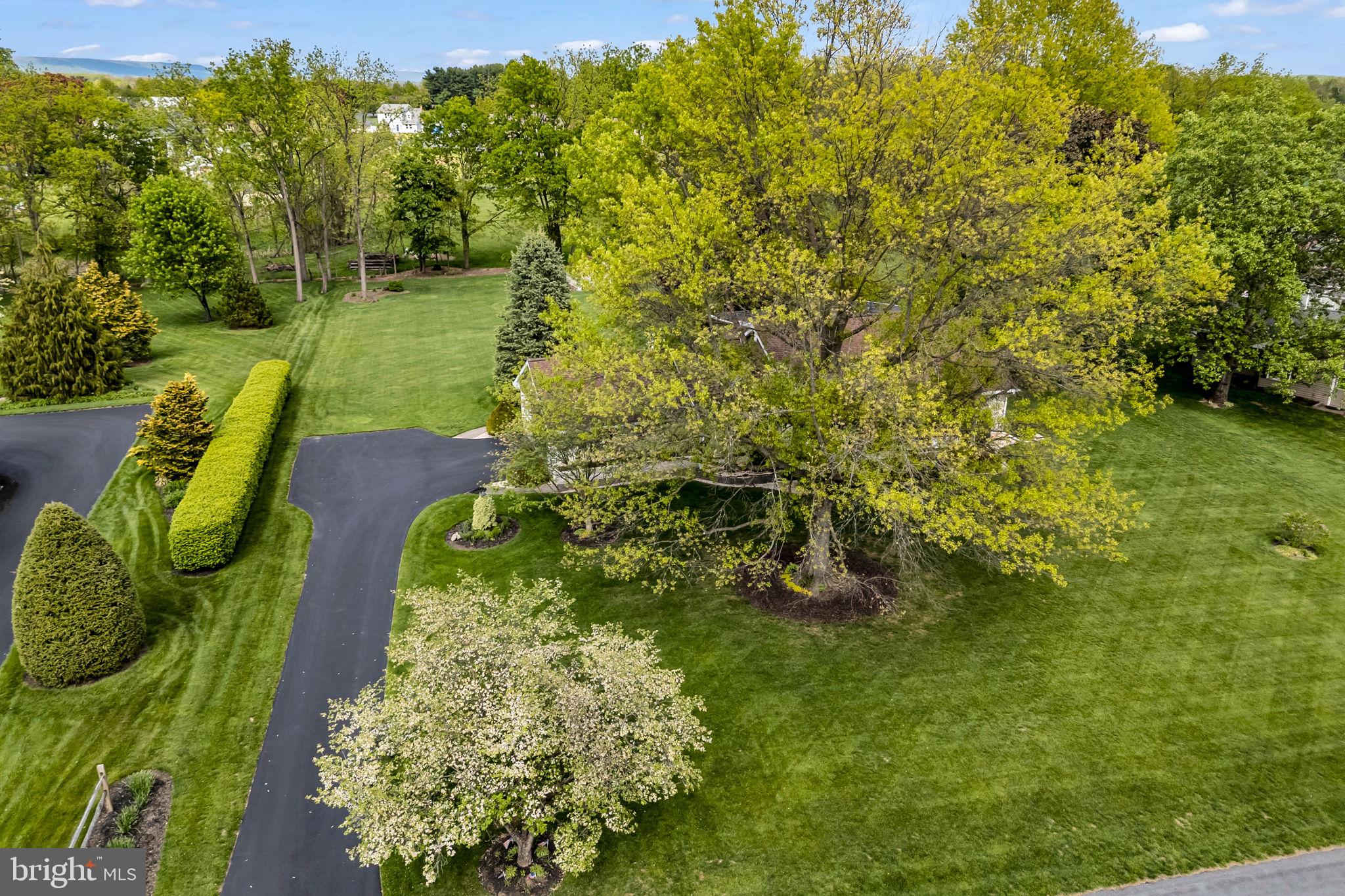 4 Banbury Road Hummelstown, PA 17036 - Photo 11 of 54