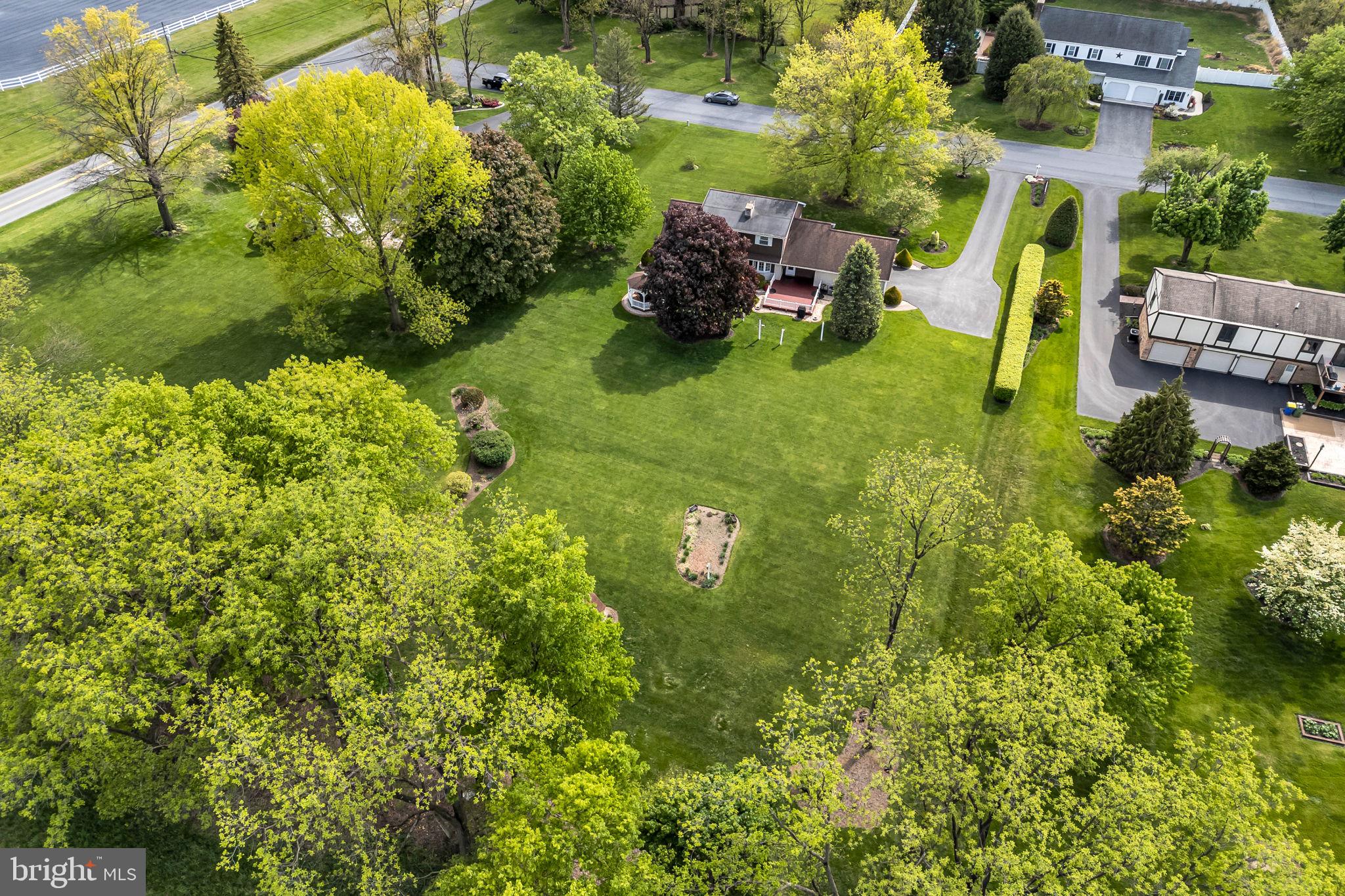4 Banbury Road Hummelstown, PA 17036 - Photo 13 of 54