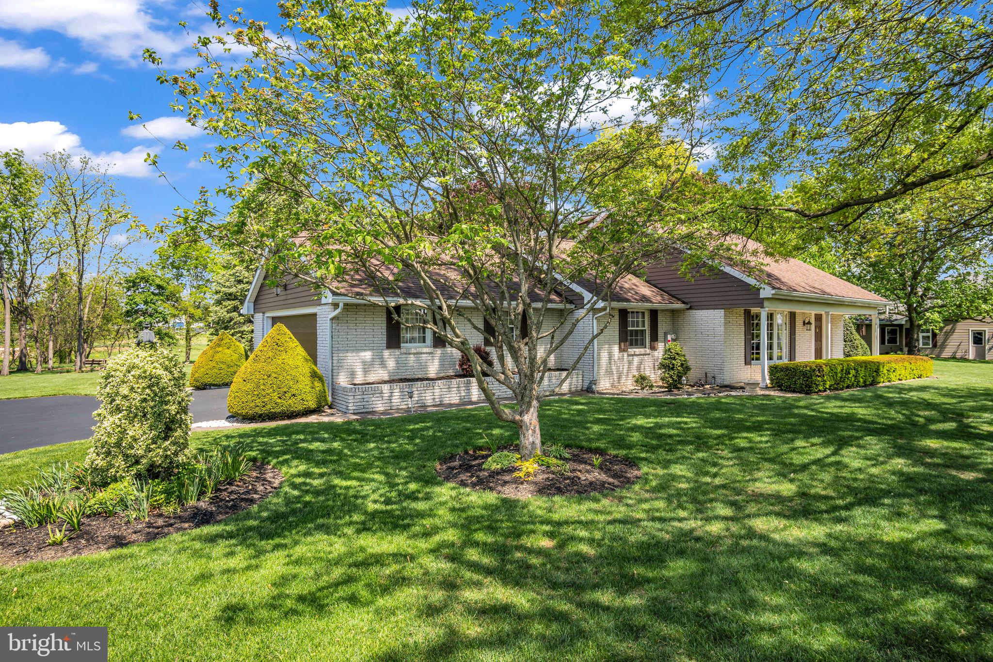 4 Banbury Road Hummelstown, PA 17036 - Photo 4 of 54