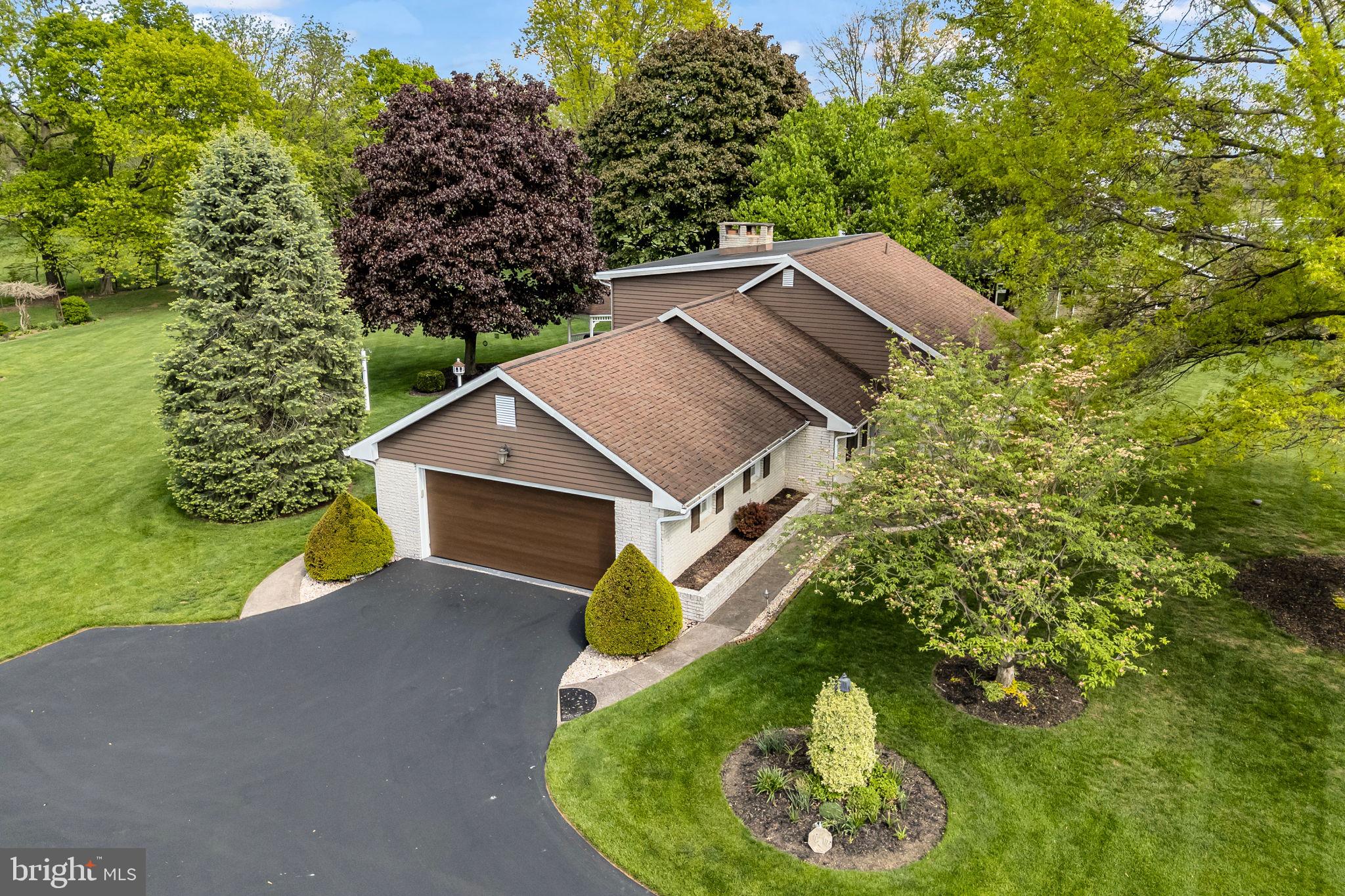 4 Banbury Road Hummelstown, PA 17036 - Photo 7 of 54