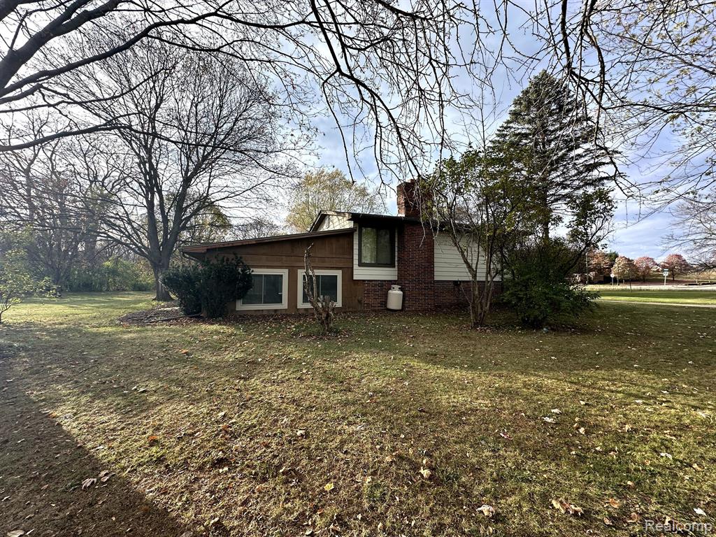 1352 East Cook Road Grand Blanc, MI 48439 - Photo 11 of 45 Gallery Image 11