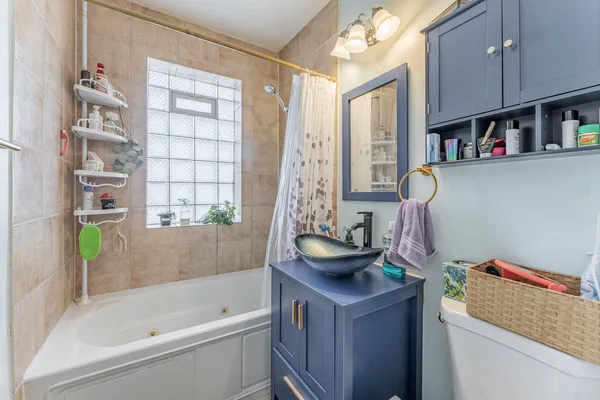 $179,500 | 4704 North Kasson Avenue, Unit 3, Chicago, IL 60630