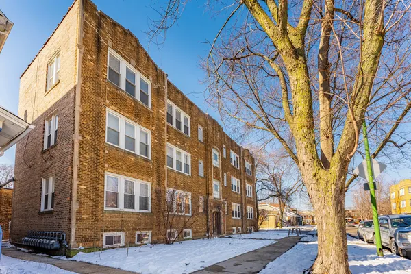 $179,500 | 4704 North Kasson Avenue, Unit 3, Chicago, IL 60630