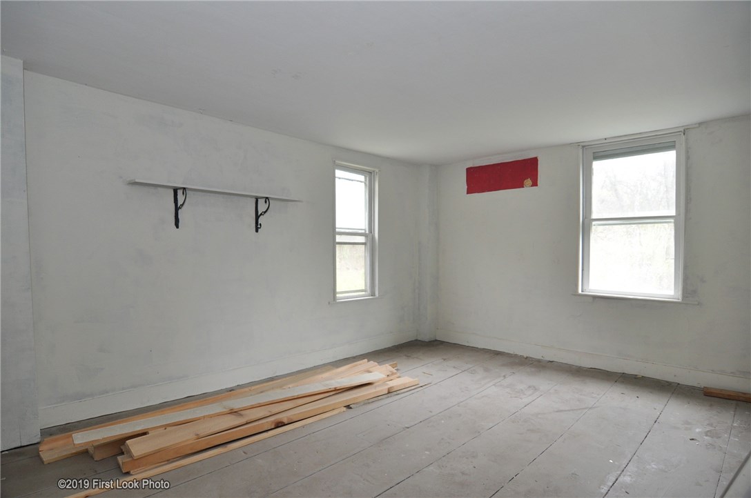 927 Great Road North Smithfield, RI 02896 - Photo 11 of 30