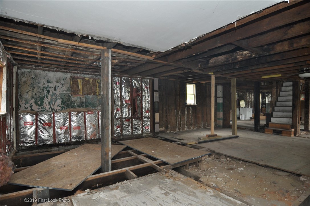 927 Great Road North Smithfield, RI 02896 - Photo 16 of 30