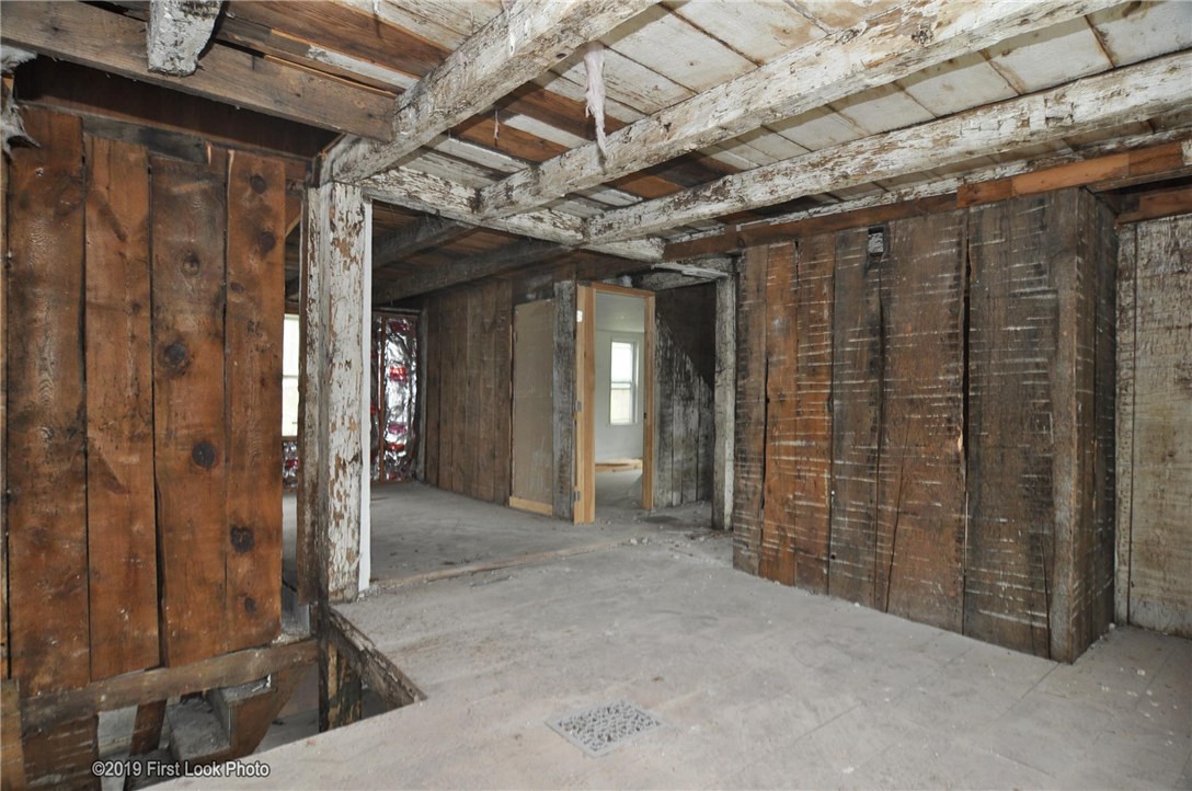 927 Great Road North Smithfield, RI 02896 - Photo 8 of 30