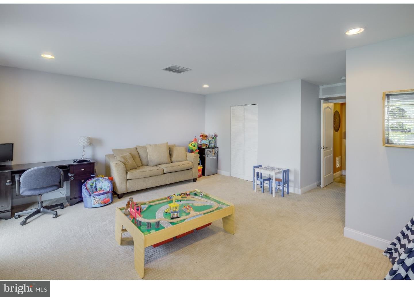 1012 Moore Road Thorofare, NJ 08086 - Photo 9 of 22